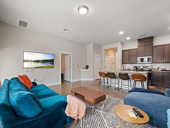 3rd image of 13501 Metric Blvd #14