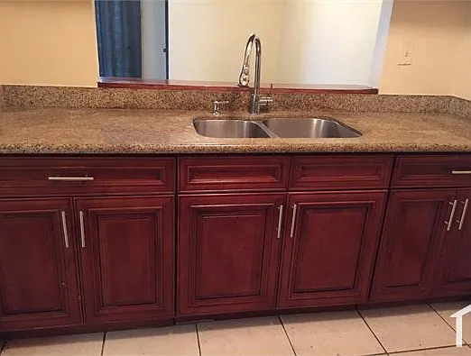 604 Holmes Blvd #A — Photo 4