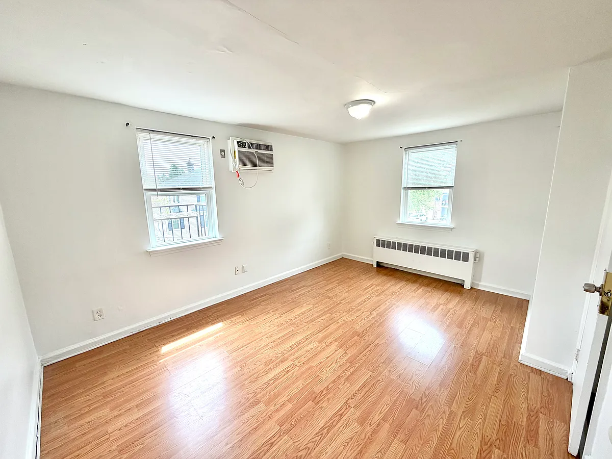 Building Photo - 8171 Castor Ave #2