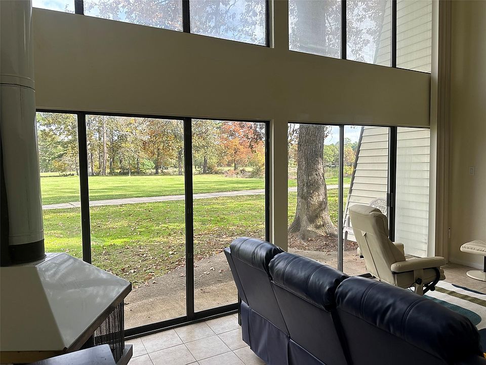 1st image of 24488 Country Club Dr