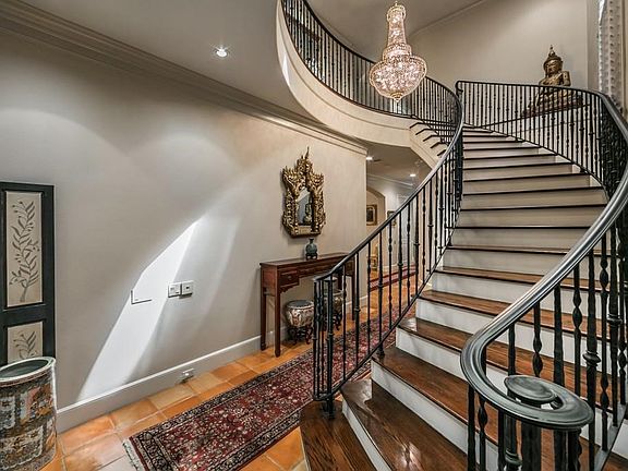 2nd image of 52 Briar Hollow Ln