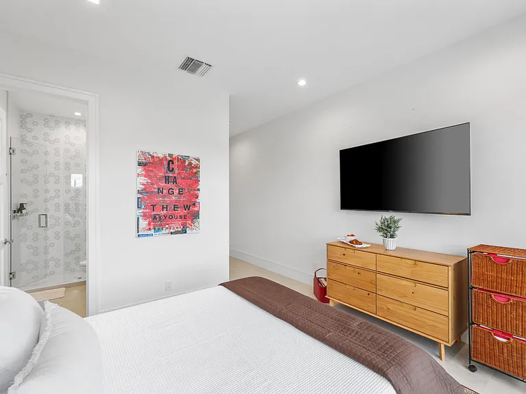 333 S Swinton Ave — Photo 65