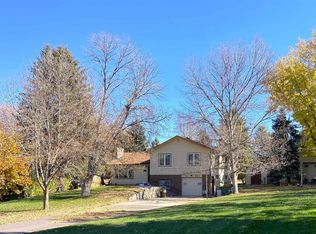 921 Tomahawk Rd, North Platte, NE 69101