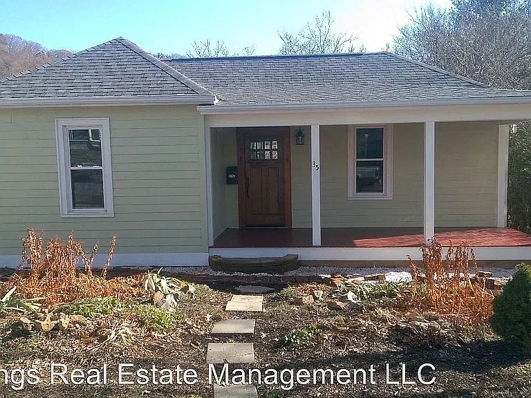 2 bed, 900 sqft, $1,950 — Photo 1