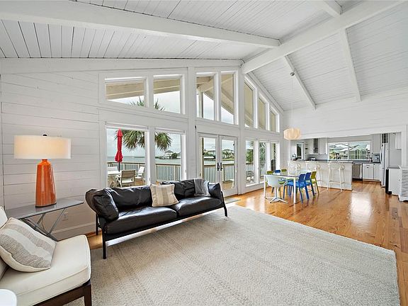 4th image of 3507 Petite Cir