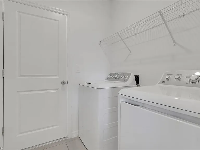 19550 Fairhill Ct — Photo 15
