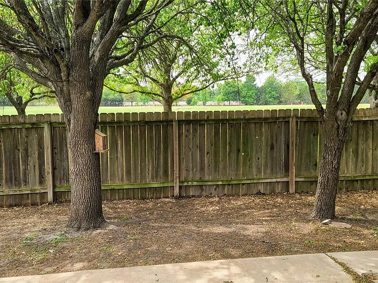 2517 Jacqueline Dr — Photo 23