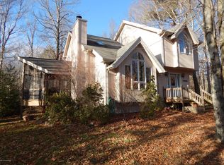 1133 Redwood Ter, Pocono Pines, PA