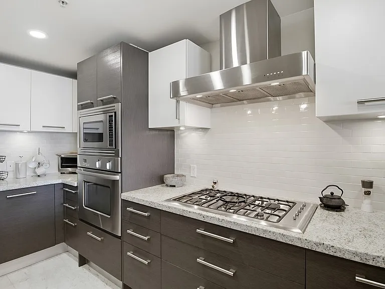 1431 Pac Hwy #415 — Photo 21