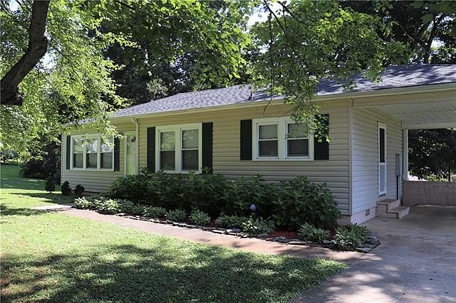 1st image of 2315 Central Dr