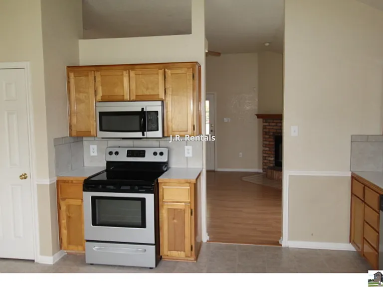 1506 Creek St — Photo 96