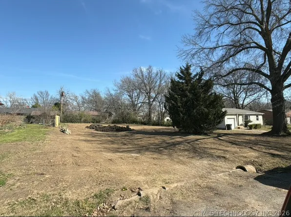 3406 Harvey Rd, Bartlesville, OK 74006