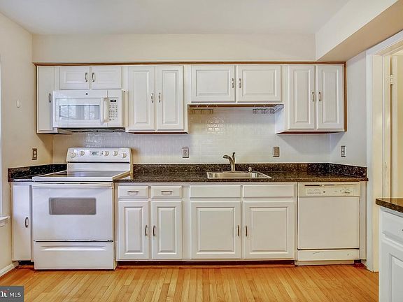 4th image of 5743 Heritage Hill Dr