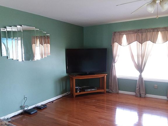 5th image of 312 Waverly Ln