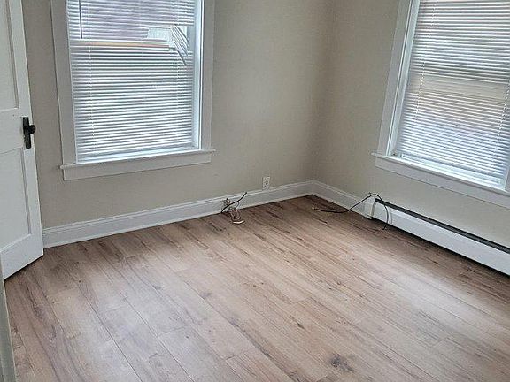 4th image of 464 W Penn Ave APT 1