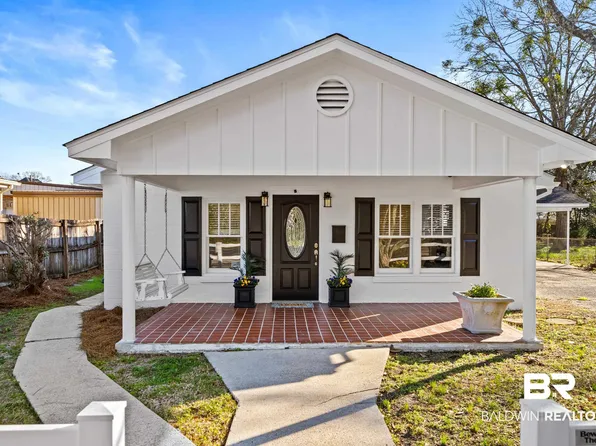106 N White Ave, Bay Minette, AL 36507