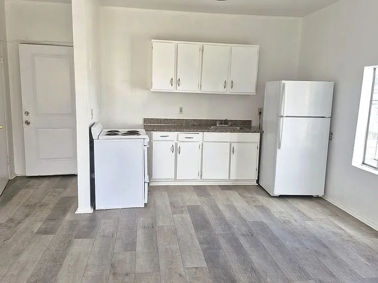 1811 27th Ave — Photo 1