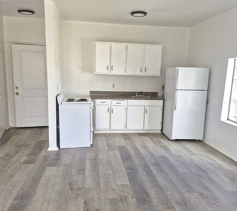 1st image of 1811 27th Ave #212