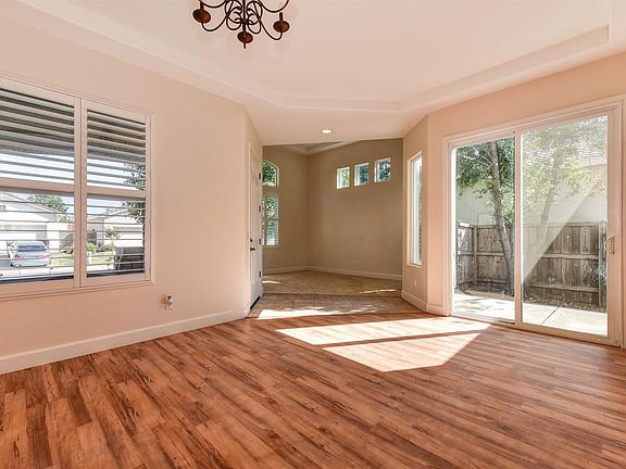 3rd image of 1811 Charm Way