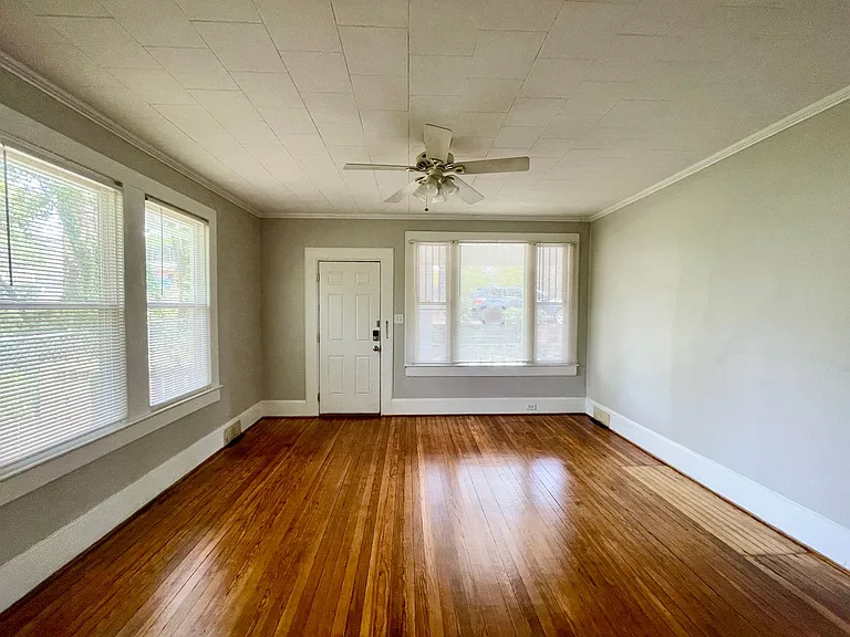 1504 Charlton St — Photo 6