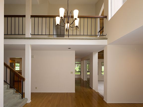 Flyer with High Ceiling