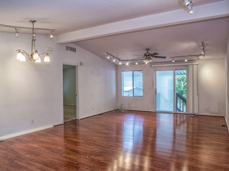 1st image of 34 Stowa Way