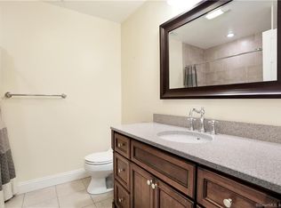 26 Southport Woods Dr UNIT 26, Southport, CT 06890