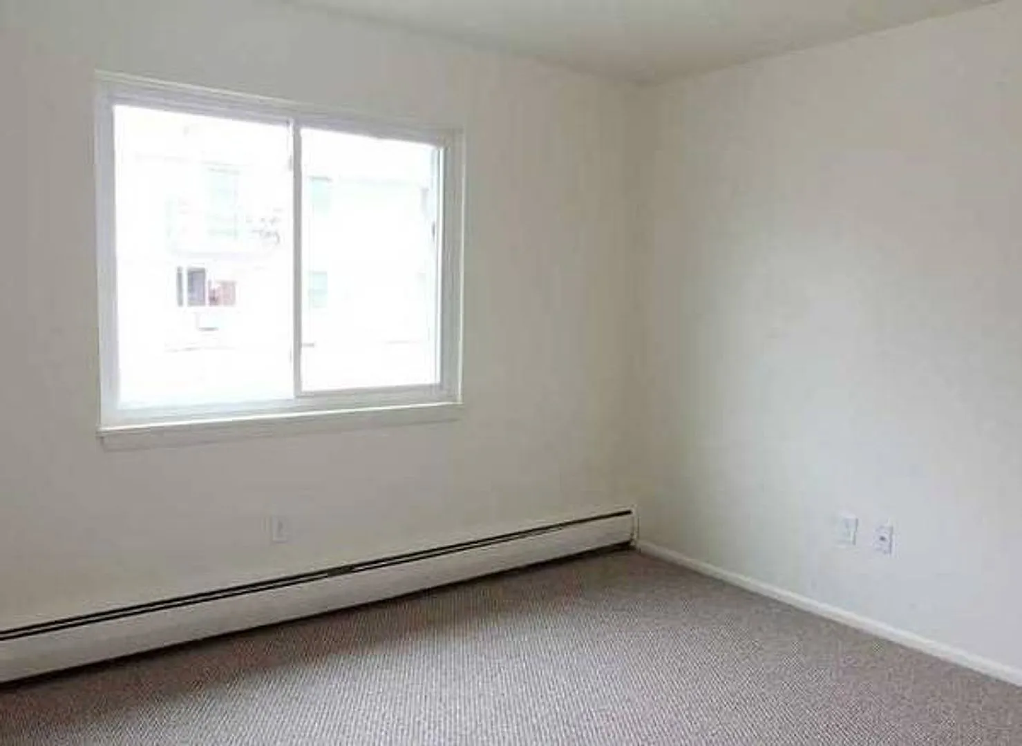 Rivers Edge Apartments — Photo 4