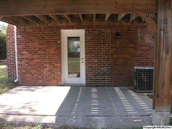 4th image of 1600 Morningside Ct NW