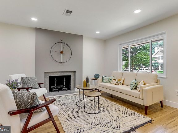 4th image of 6203 Crestwood Dr
