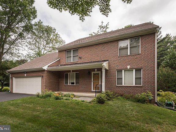 3rd image of 2101 Wind Ln