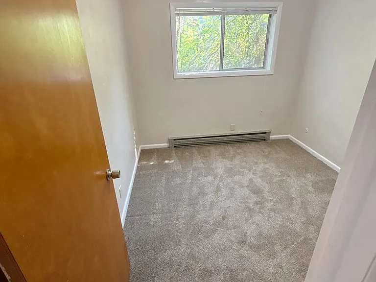 1110 Garfield St — Photo 9