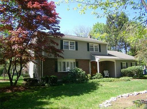 2nd image of 84 Brentwood Cir