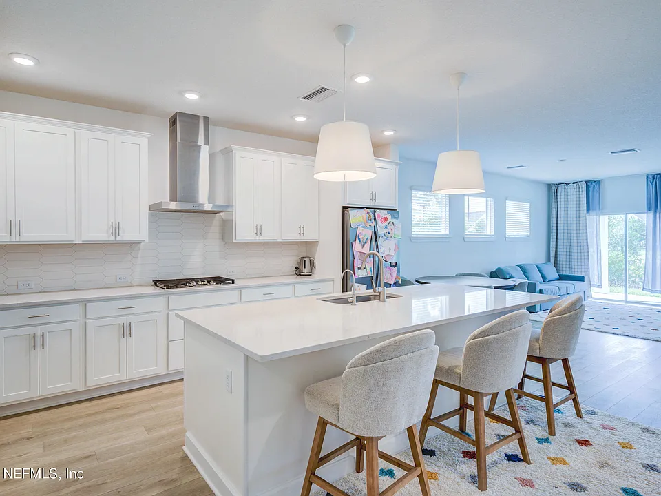 22 Amalia Way