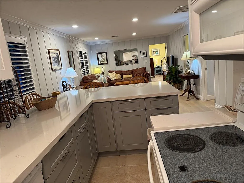 3 bed, 1212 sqft, $3,900 — Photo 4