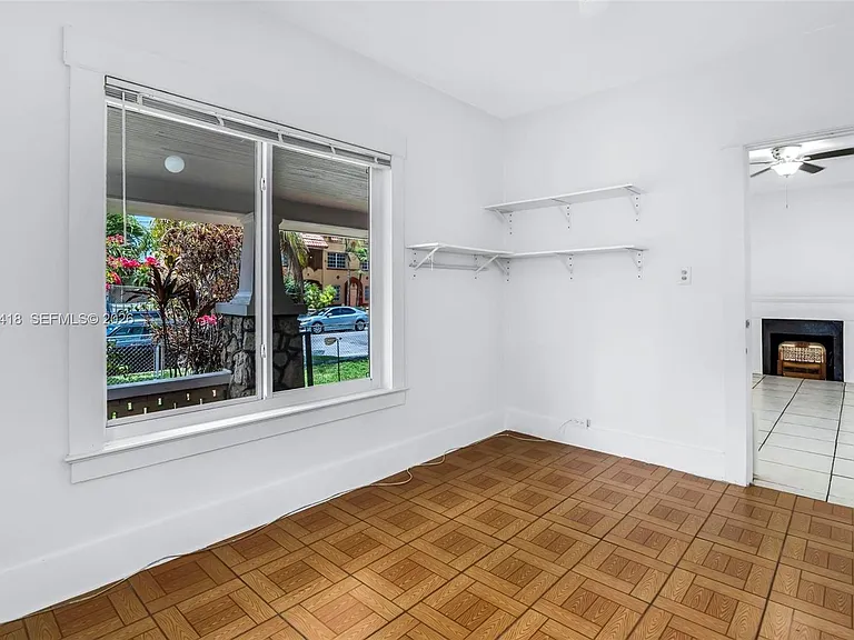 1243 SW 3rd St — Photo 7