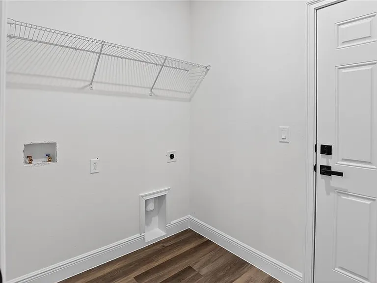 1933 W Oliver Dr — Photo 23