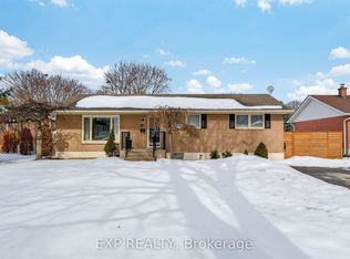 11 Hampstead Heath, Kingston, ON K7M 3J1