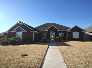 2120 Oak Dr, Moore, OK 73170