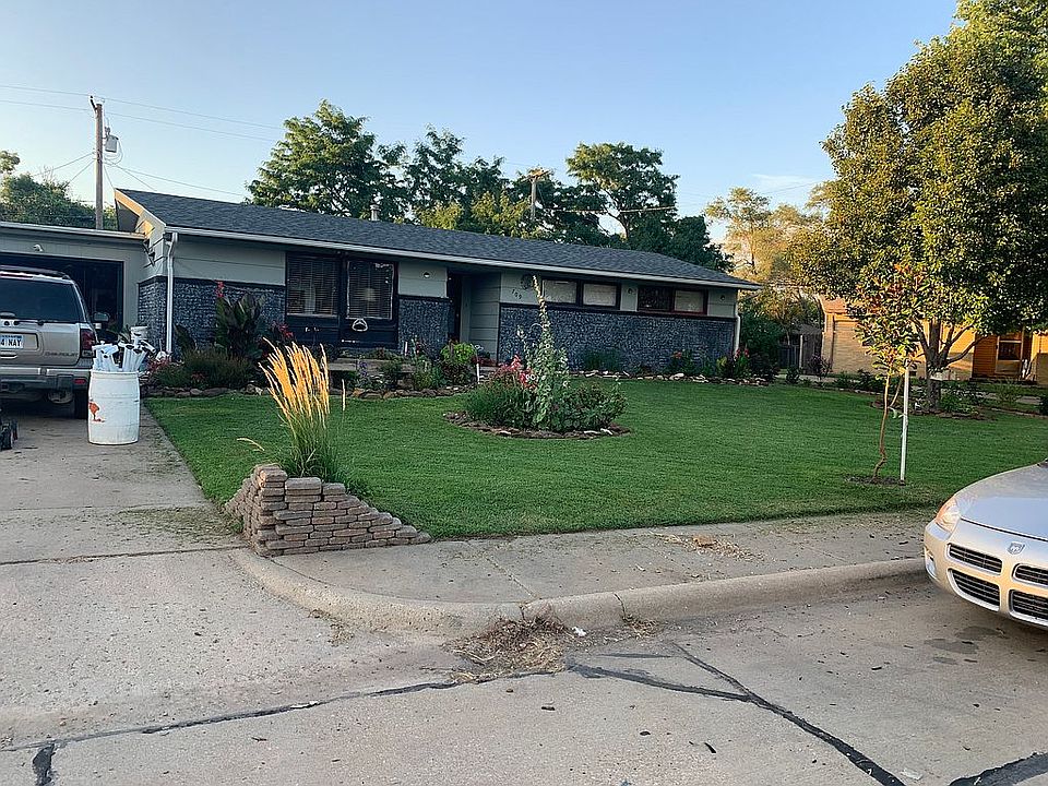 1st image of 709 Carriage Ct