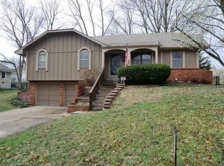 1101 NE 97th St, Kansas City, MO 64155