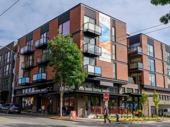 1601 N 45th St #208, Seattle, WA 98103