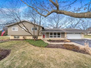 4S570 Karns Rd, Naperville, IL 60563