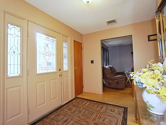 2nd image of 55 Bedell Ave