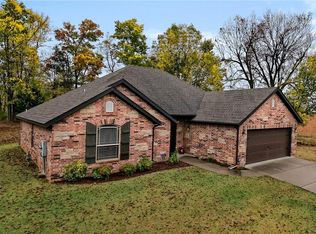 3569 W Lonoke Dr, Fayetteville, AR 72704