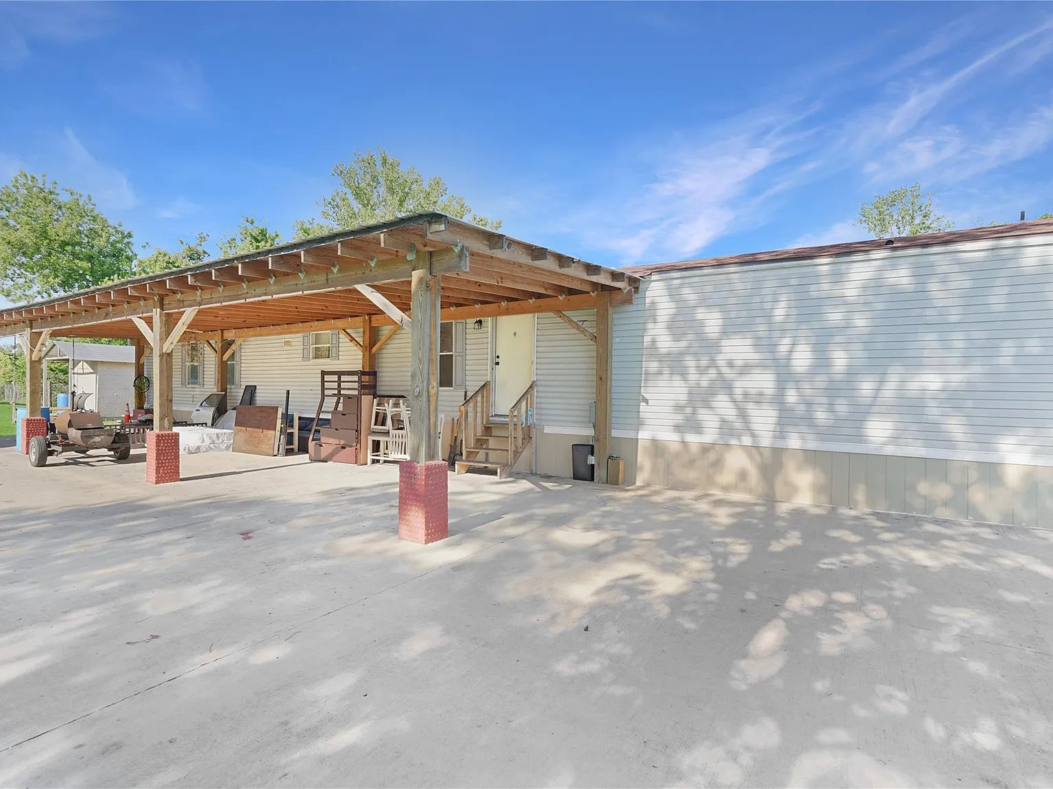 3 bed, 2.0 bath, 1216 sqft, $1,550 — Photo 3
