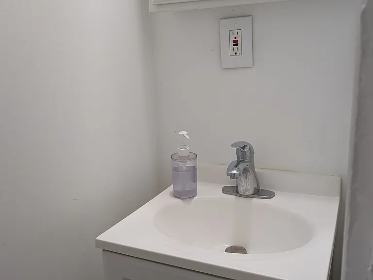 157 Zabriskie St #1 — Photo 9