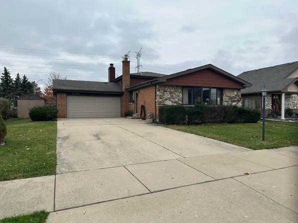 8361 W Maynard Rd, Niles, IL 60714
