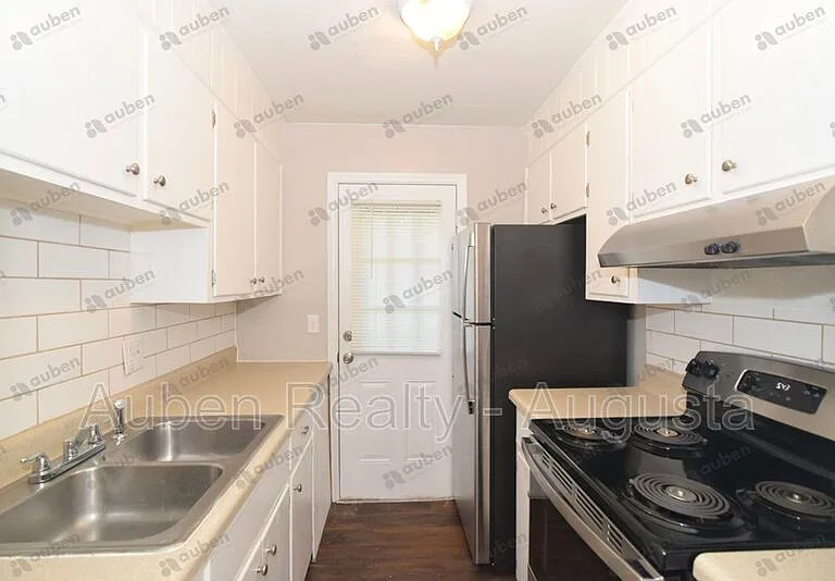 1604 Johns Rd #C — Photo 7