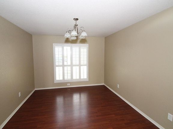 5th image of 4407 Hank Dr